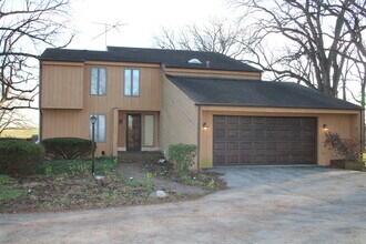 24530 S Rowell Rd in Elwood, IL - Building Photo - Building Photo