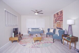2543 E Brill St in Phoenix, AZ - Building Photo