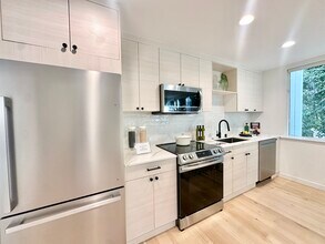 12013 36th Ave NE in Seattle, WA - Building Photo - Building Photo