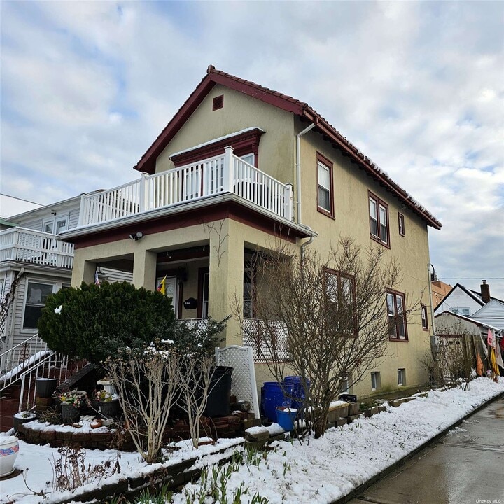 124 W Fulton St in Long Beach, NY - Building Photo