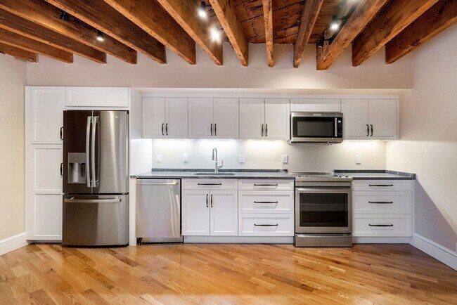 125 Fulton St, Unit 16 in Boston, MA - Building Photo - Building Photo