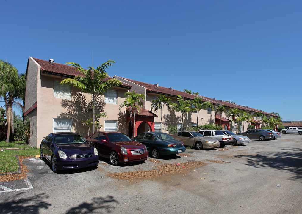 The Palms of North Lauderdale in North Lauderdale, FL - Foto de edificio