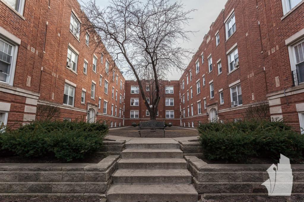 955 W Cornelia Ave, Unit 1D in Chicago, IL - Building Photo