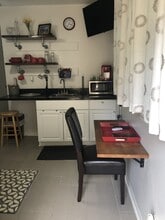 621 Fairbanks St, Unit Studio A in Houston, TX - Building Photo - Building Photo