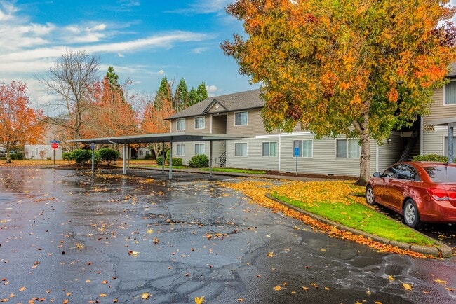 Parkmeadow Apartments in Keizer, OR - Building Photo - Building Photo