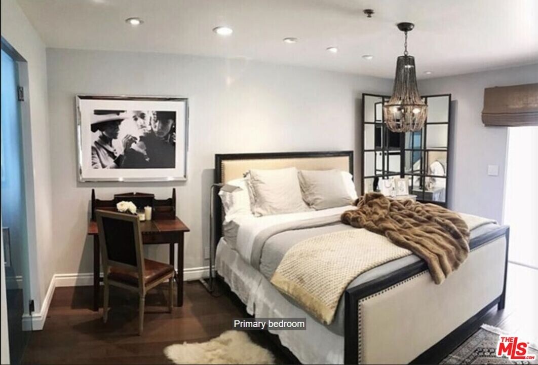5805 Oak Bend Ln in Oak Park, CA - Building Photo