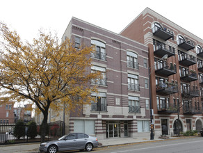 Union Park Lofts in Chicago, IL - Building Photo - Building Photo