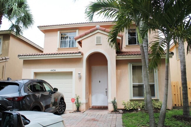property at 4434 Lake Lucerne Cir