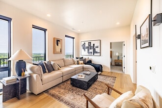37 West Farnam in Omaha, NE - Foto de edificio - Interior Photo