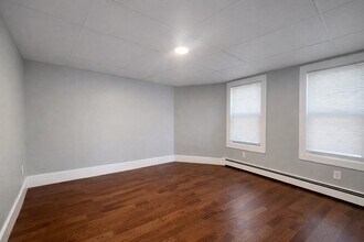 203 London St in Boston, MA - Building Photo - Building Photo