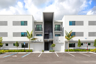 Terra Palm in Fort Lauderdale, FL - Building Photo - Building Photo