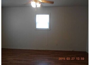 1436 Broadway Ave-Unit -1438 in Great Bend, KS - Building Photo - Building Photo