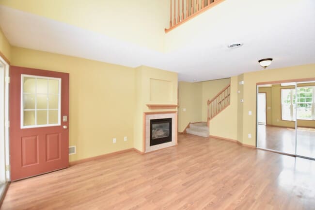 411 Wilderness Dr in Chaska, MN - Building Photo - Building Photo