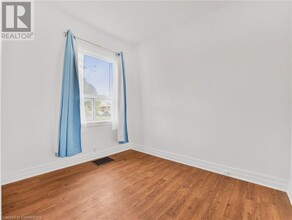42 Ellis Ave in Hamilton, ON - Building Photo - Building Photo