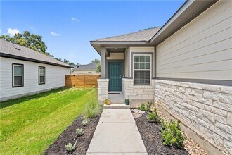 205 Syrah Ct in Leander, TX - Building Photo - Building Photo