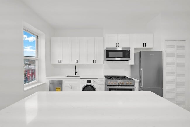 206 Bloomfield St in Hoboken, NJ - Building Photo - Building Photo