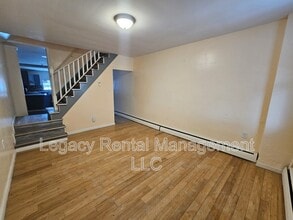 156 Washington St in Freeland, PA - Building Photo - Building Photo