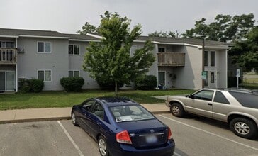 595 Meadows Dr in Grayling, MI - Building Photo - Building Photo