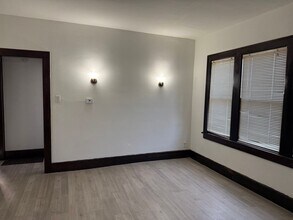 1307 S Pasfield St in Springfield, IL - Building Photo - Building Photo