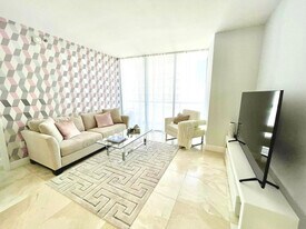 485 Brickell Ave in Miami, FL - Building Photo