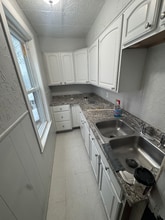 74 Rodney St, Unit 1 in Worcester, MA - Building Photo - Building Photo