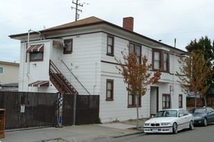 2300 7th St Apartments