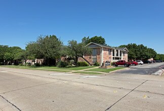 Lockwood Heights in Richardson, TX - Foto de edificio - Building Photo