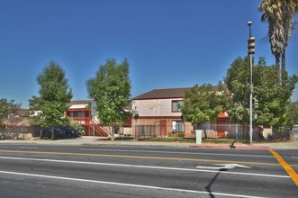 Park Vista Apartments in Los Angeles, CA - Building Photo - Building Photo