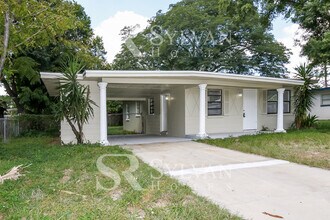 7326 Kingsbury Cir in Tampa, FL - Building Photo - Building Photo