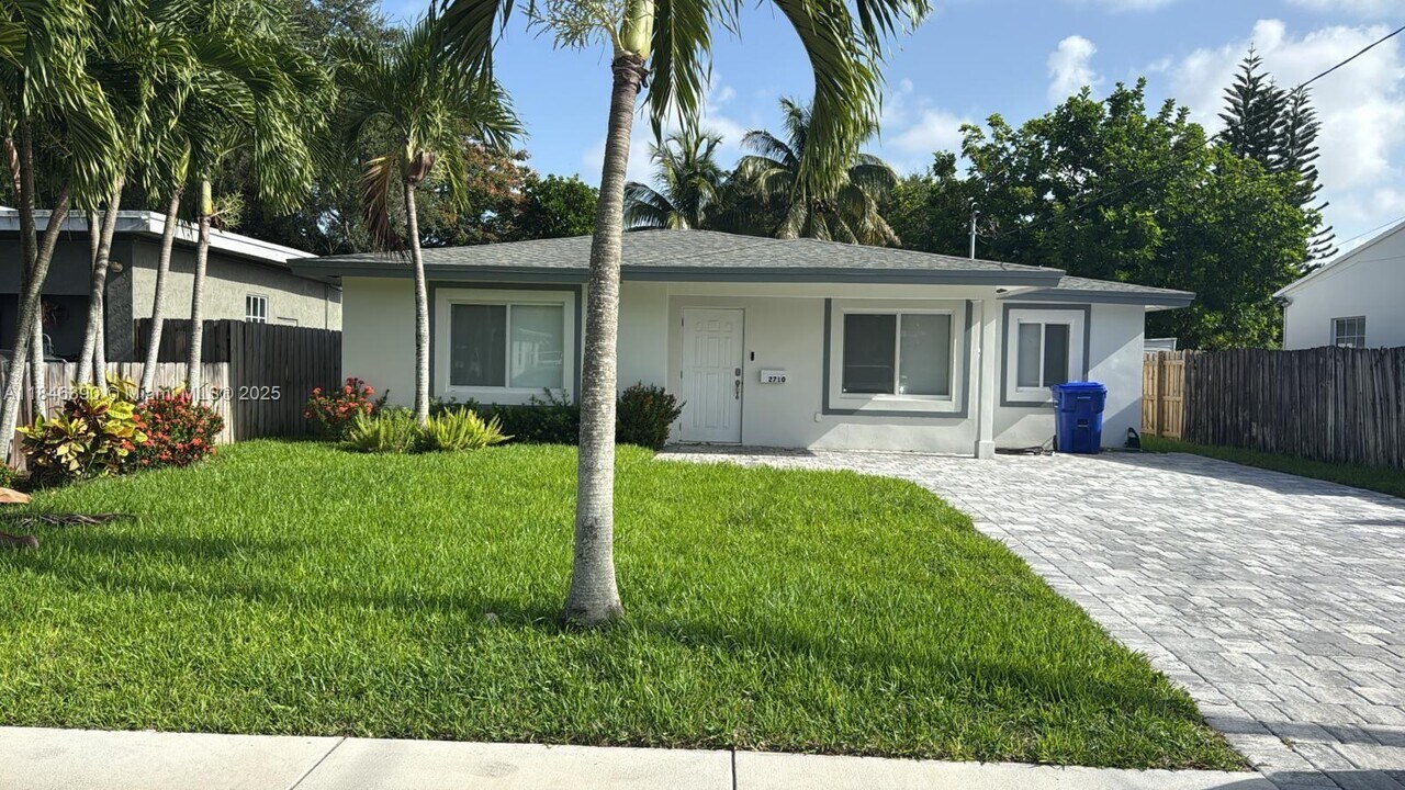 2710 Grant St in Hollywood, FL - Building Photo