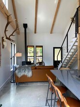 575 Sullens Rd in Campobello, SC - Foto de edificio - Building Photo