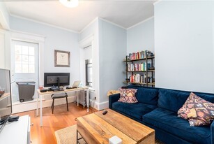 16 Winchester St, Unit 103 in Brookline, MA - Building Photo