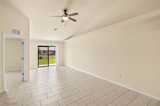 4109 Skyline Blvd in Cape Coral, FL - Foto de edificio - Building Photo