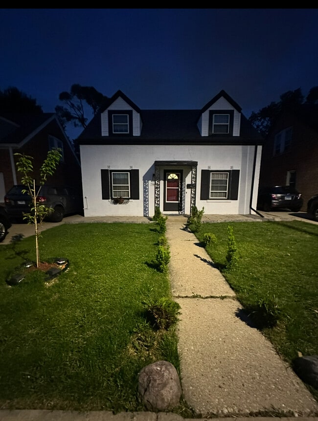 7802 W Victoria St in Chicago, IL - Building Photo - Building Photo