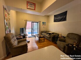 448 Park Dr in Boston, MA - Building Photo