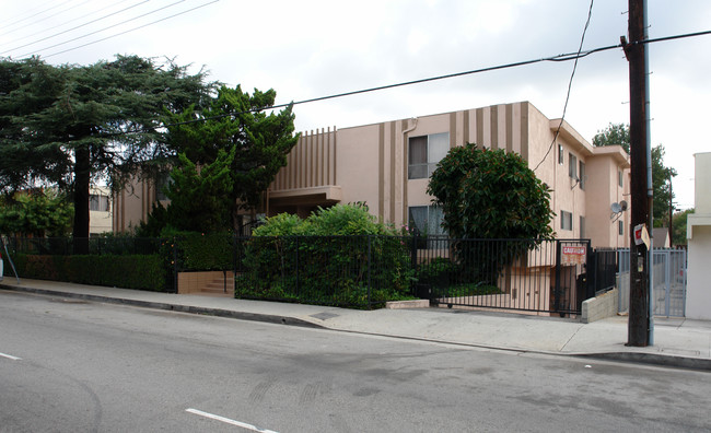 6126 Fulton Ave in Van Nuys, CA - Building Photo - Building Photo