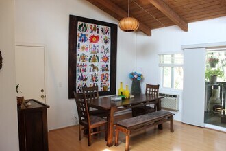 4911 Indian Wood Rd in Culver City, CA - Building Photo - Building Photo
