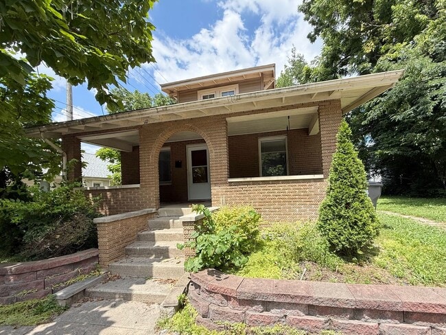 property at 111 1/2 E Wylie St