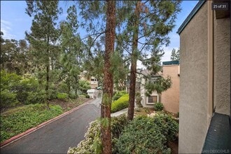 9785 Mesa Springs Way in San Diego, CA - Foto de edificio - Building Photo