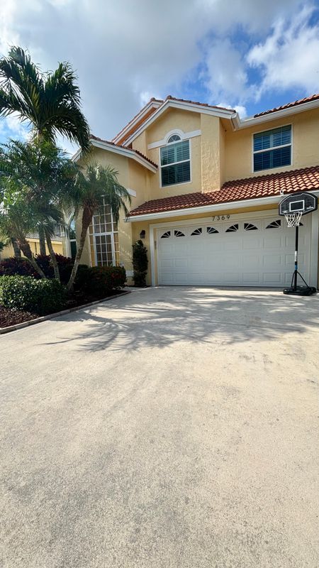 property at 7369 SE Seagate Ln