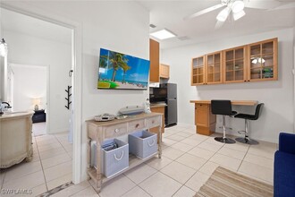 742 111th Ave N in Naples, FL - Building Photo - Building Photo