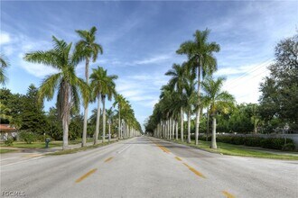 5652 Eichen Cir in Ft. Myers, FL - Building Photo - Building Photo