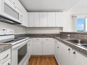 2740 SW 28th Terrace in Miami, FL - Building Photo - Building Photo