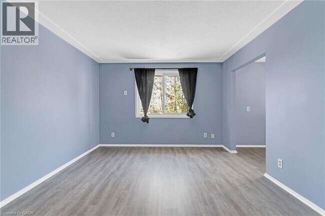 16 East Ave in Brantford, ON - Building Photo - Building Photo