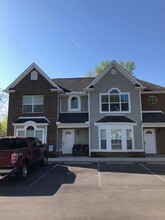 Maple Grove Townhomes in Maryville, TN - Building Photo - Building Photo