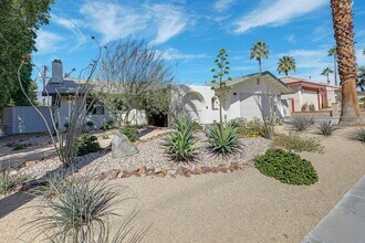 35069 Plumley Rd in Cathedral City, CA - Foto de edificio - Building Photo