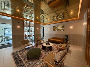 1660 Bloor St W in Toronto, ON - Building Photo - Building Photo