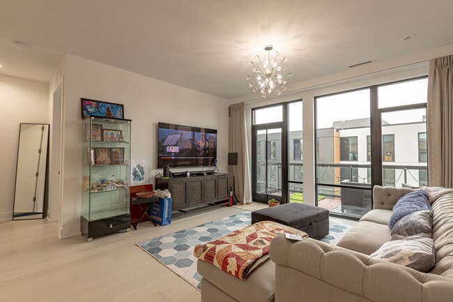 property at 1701 W Webster Ave