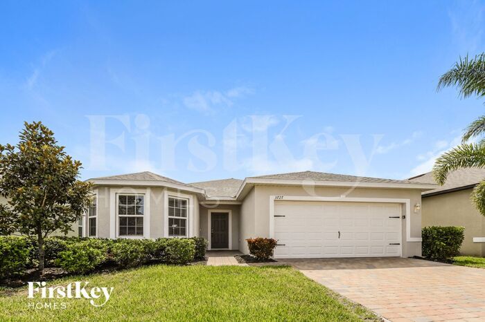 3727 Pebble Terrace in Punta Gorda, FL - Building Photo