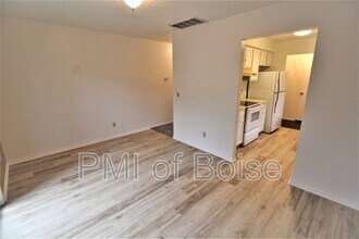 7201 W Amity Rd in Boise, ID - Building Photo - Building Photo